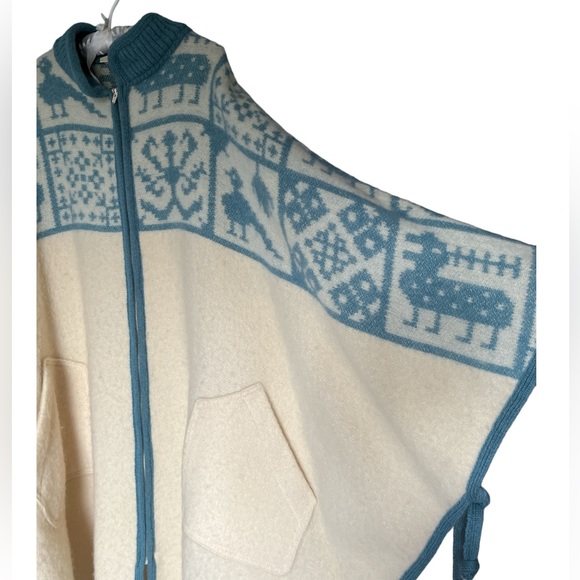 Alafoss of Iceland 100% Alpaca Winter Poncho/Cape Coat - Picture 2 of 7